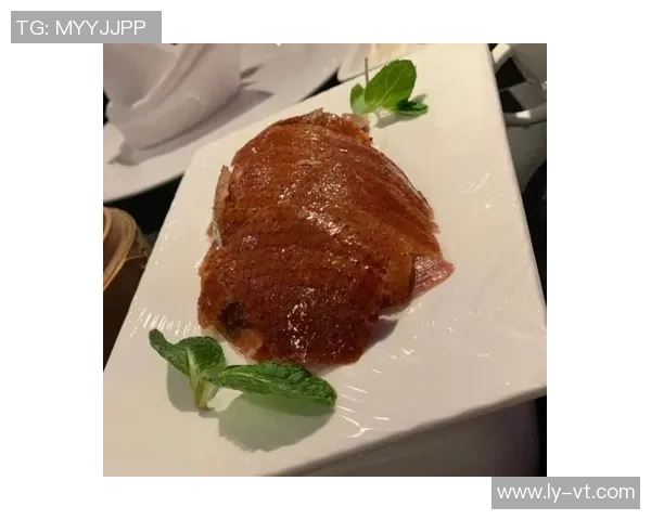 外国足球巨星亲身体验北京烤鸭美味 揭秘他们的美食之旅